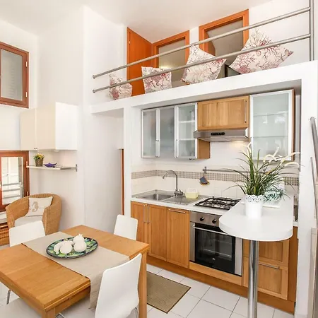Lido Apartment *